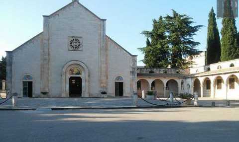 Noci, l'abbazia Madonna della Scala: dove 22 monaci pregano e ''ascoltano''